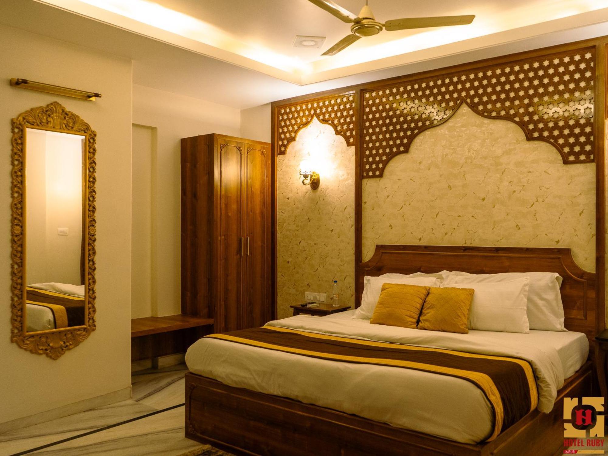 Ruby Hotel 3*