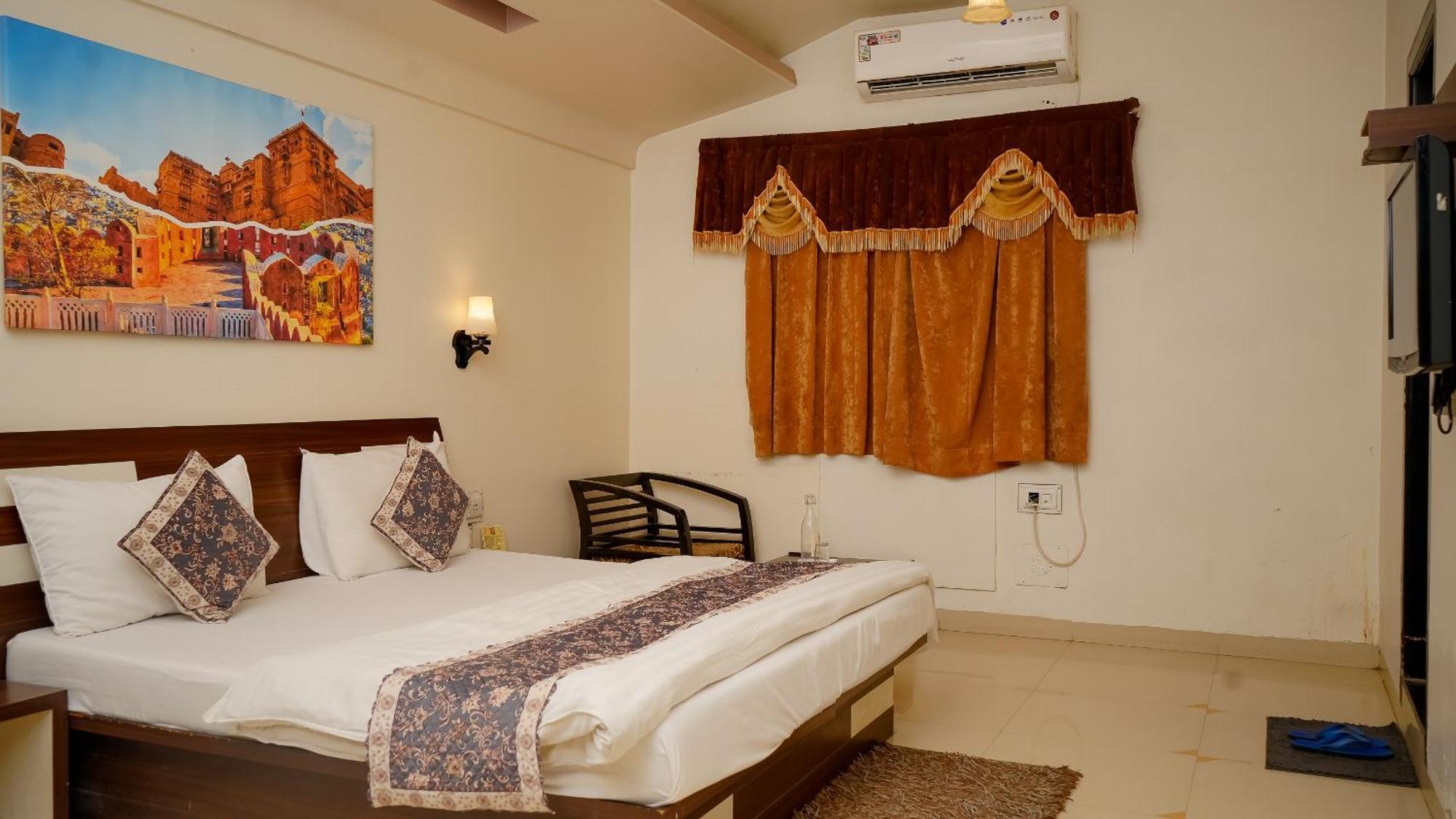 Ruby Hotel 3*