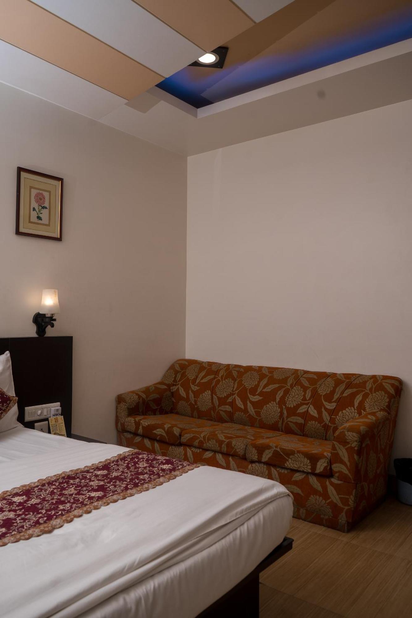 Ruby Hotel