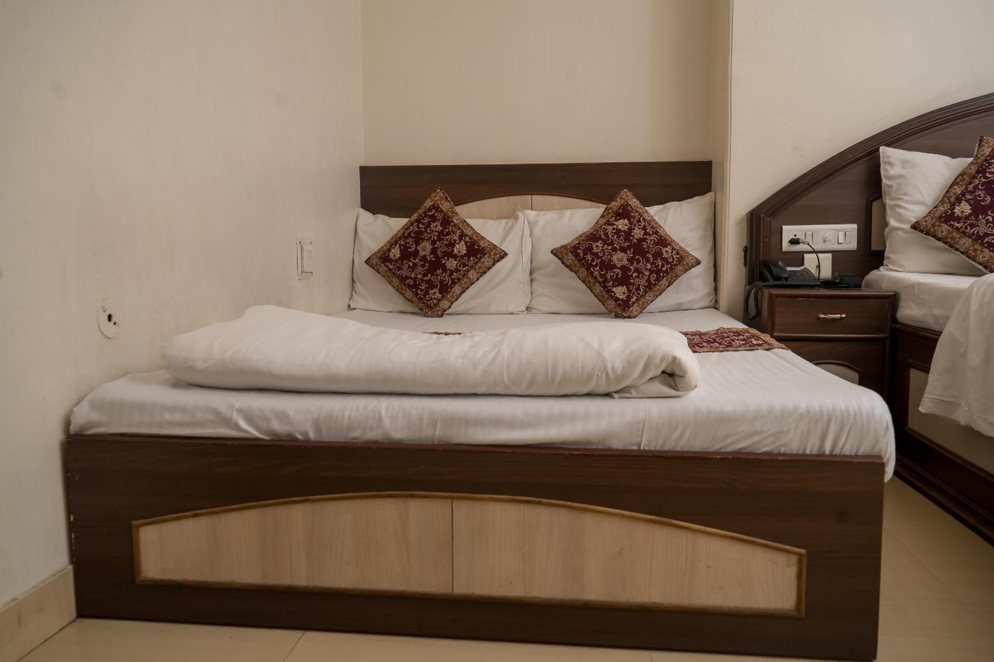 Ruby Hotel 3*