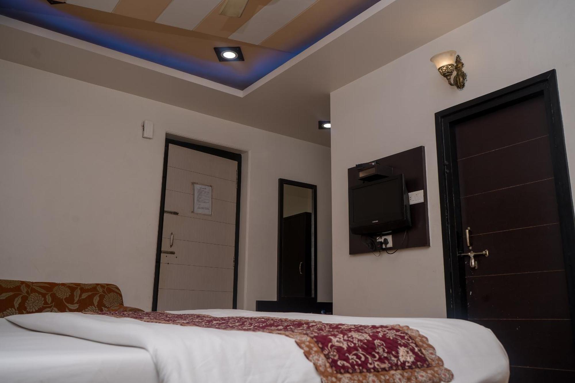 Ruby Hotel